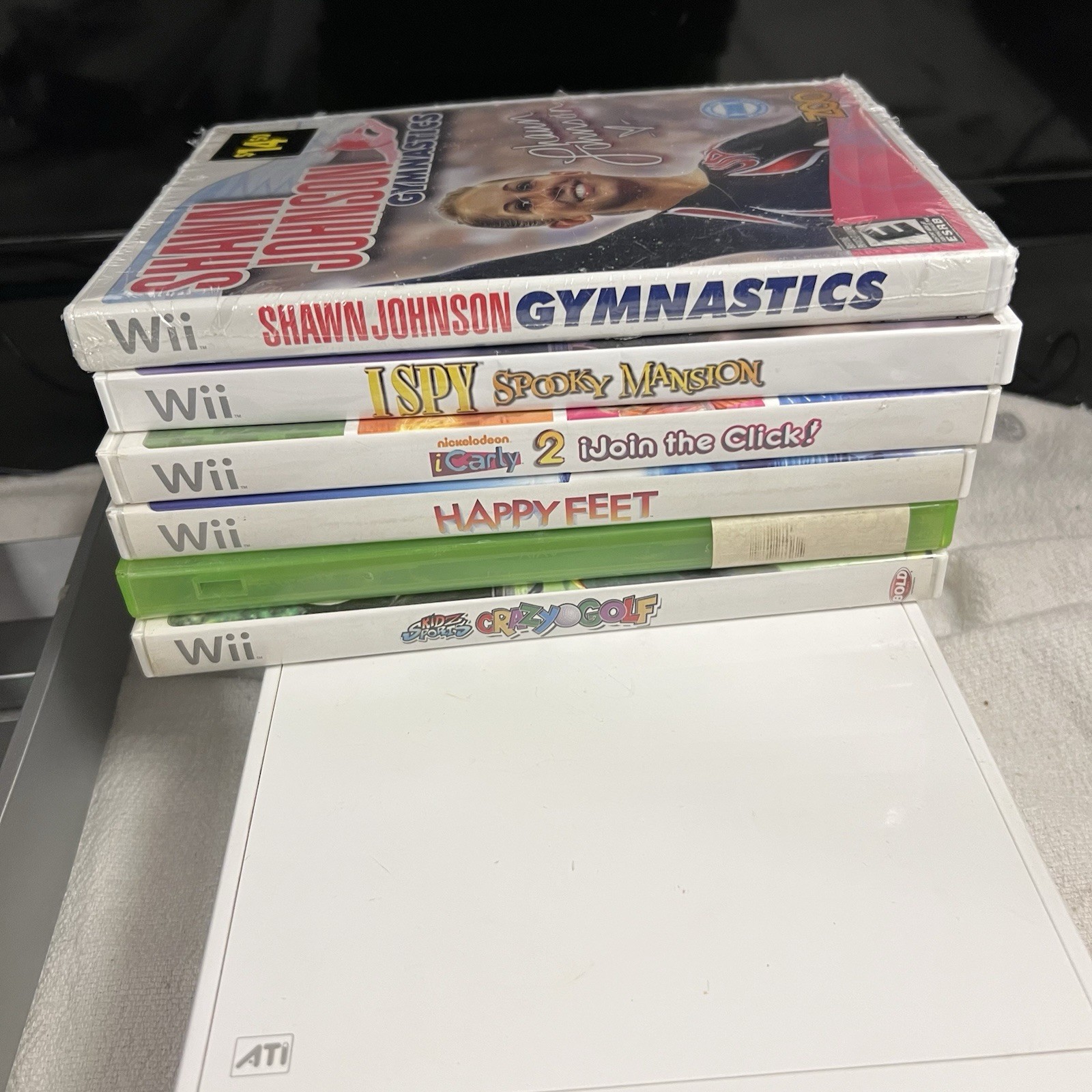 Nintendo Wii RVL-101 512 MB Home Console Bundle 6 Games