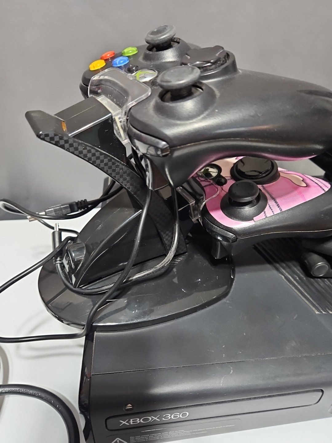 Microsoft Xbox 360 S with Kinect & 2 Remotes Black Console • Works