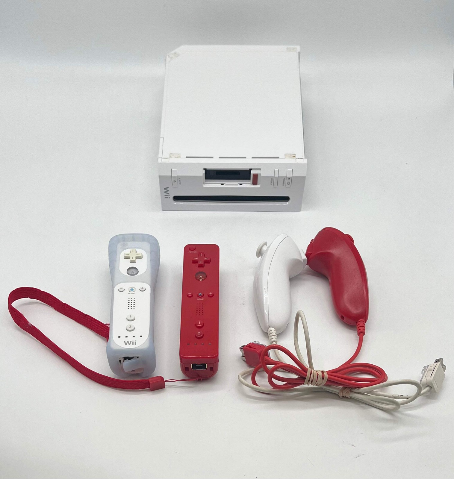 Nintendo Wii RVL-001 White w/ Accessories – Used