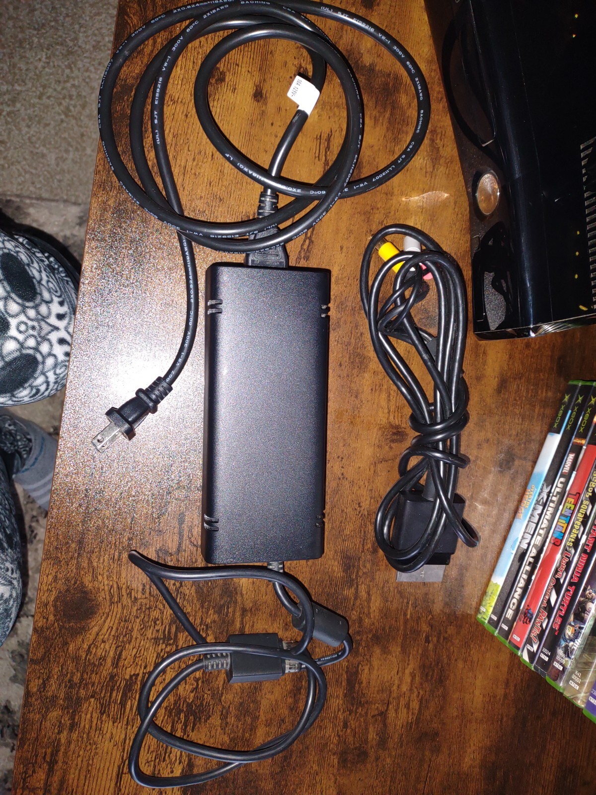 Microsoft Xbox 360 S with Kinect 250GB Glossy Black Console (NTSC)