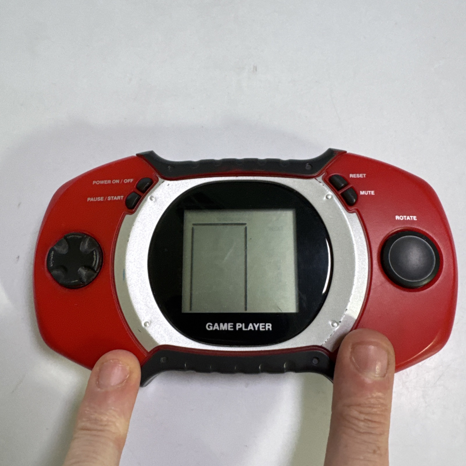 GamePlayer HAND HELD GAME SMALL VIDEO PLAYER Tested & Works A10
