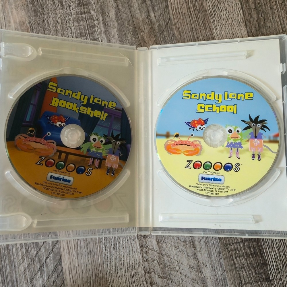ZOOOOS Interactive DVD Gaming System Controller 4 Games Bundle Thomas & Friends