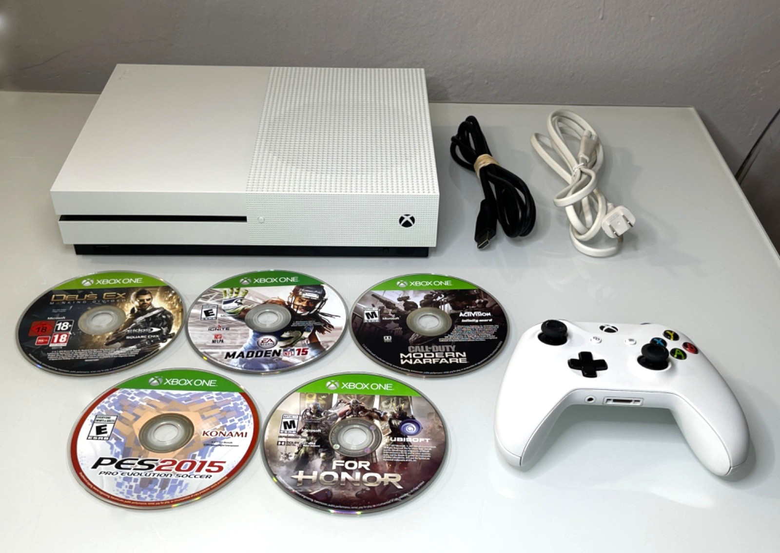 White Microsoft Xbox One S 1TB Console 1681 Bundle 1708 Controller w/ 5 Games