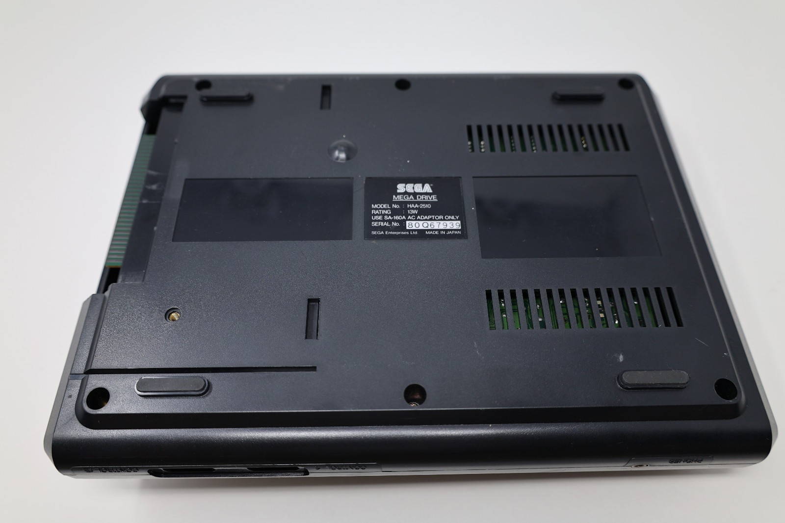 SEGA Mega Drive Console HAA-2510 Japan *US Seller* *works*