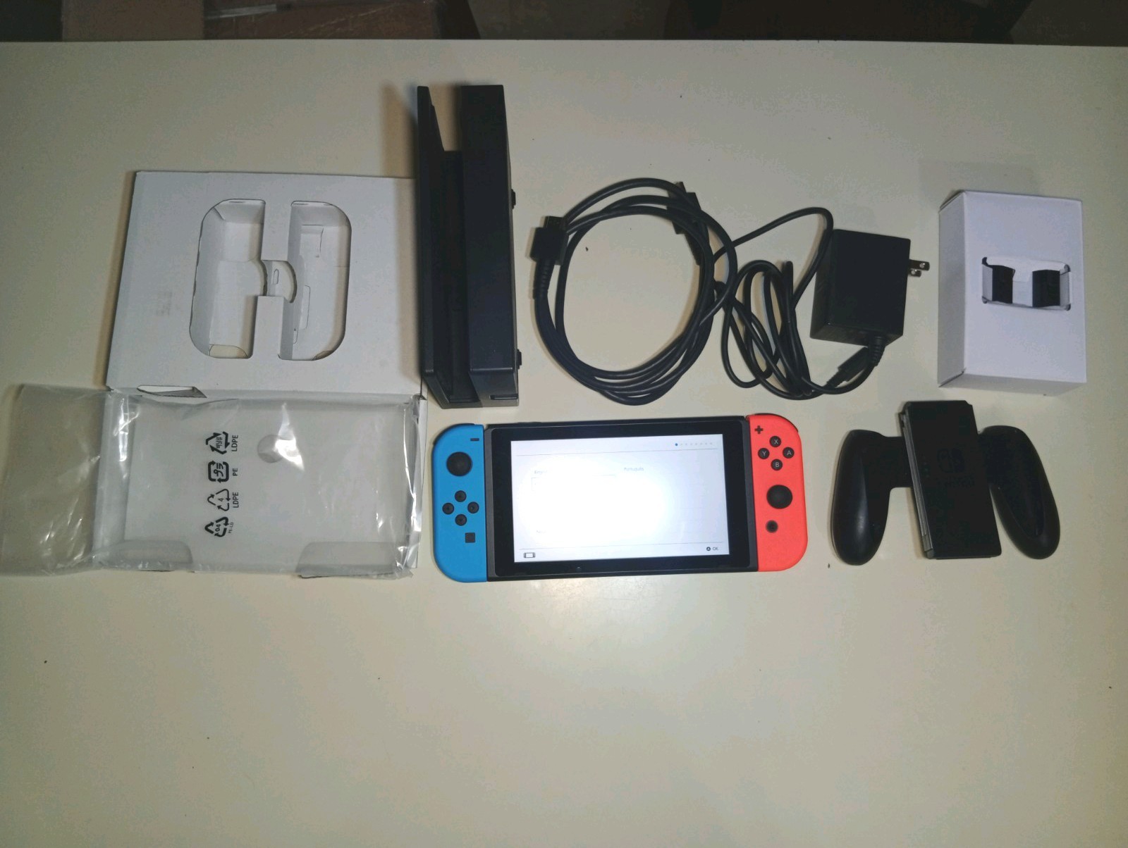Nintendo Switch (Model HAC-001) – 32GB – Red/Blue Joycons