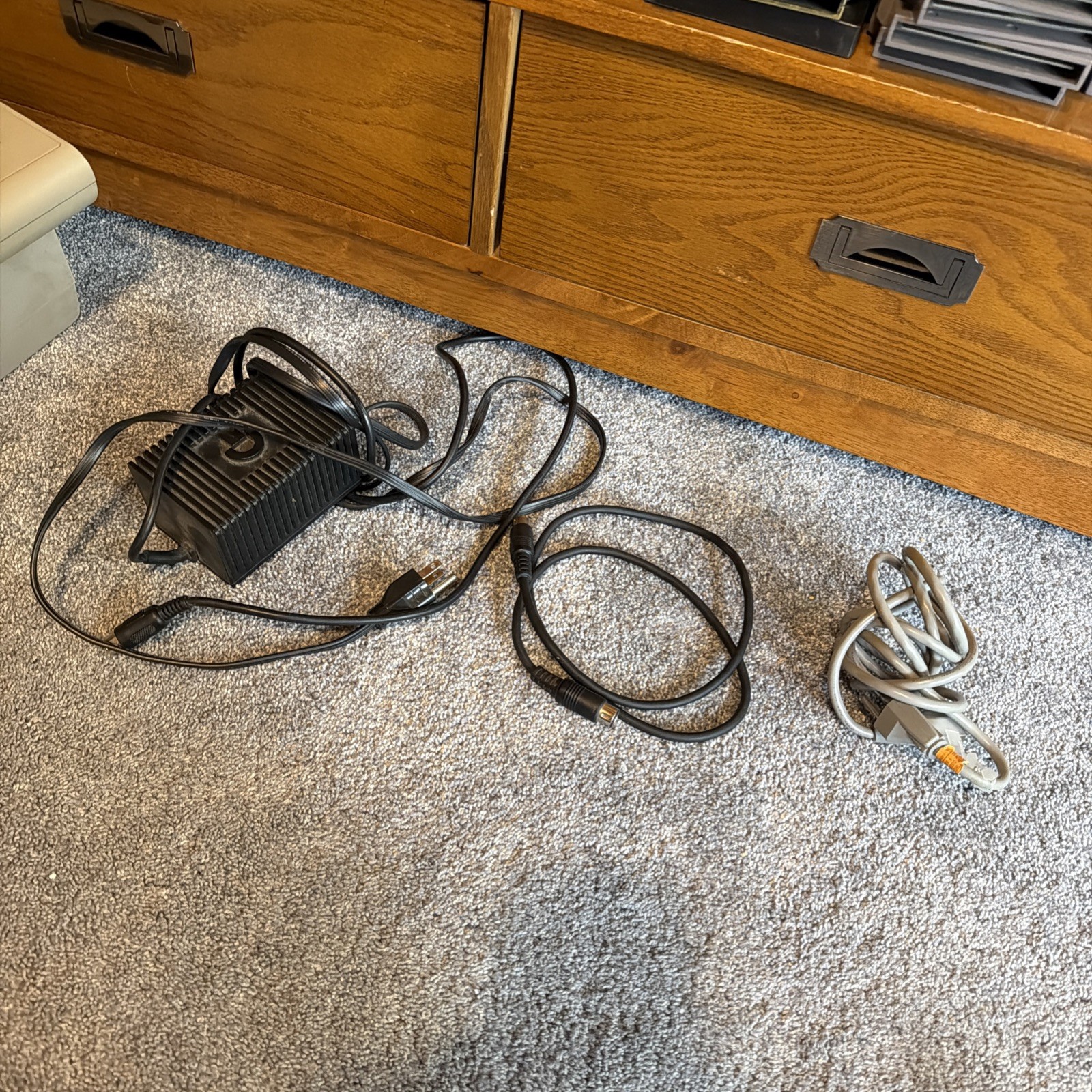 Commodore 64 Computer W/ 1541 And Lot Of Games, Manuals Etc READ