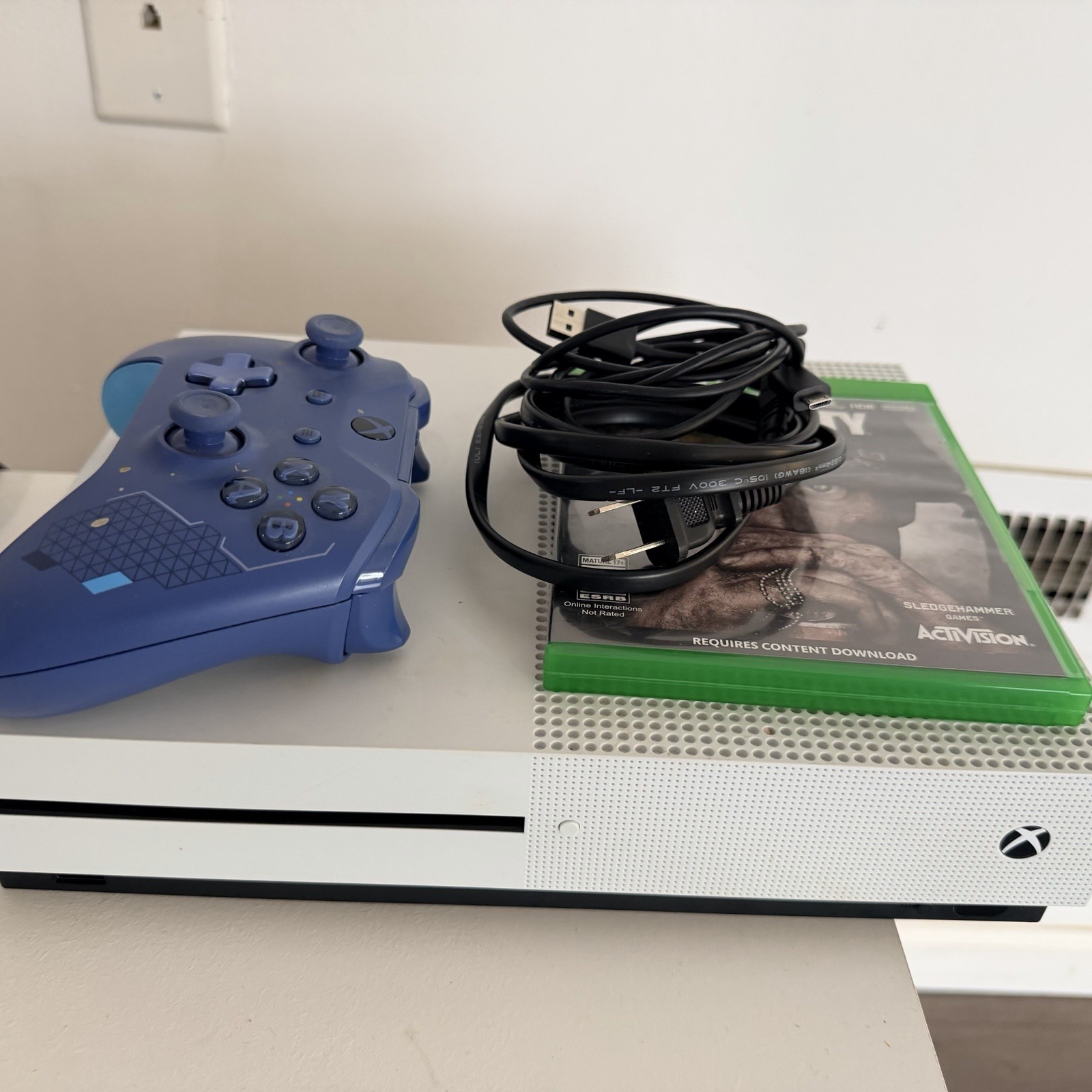 Microsoft Xbox One S 500GB Video Game Console – White (ZQ9-00001) With Game/con