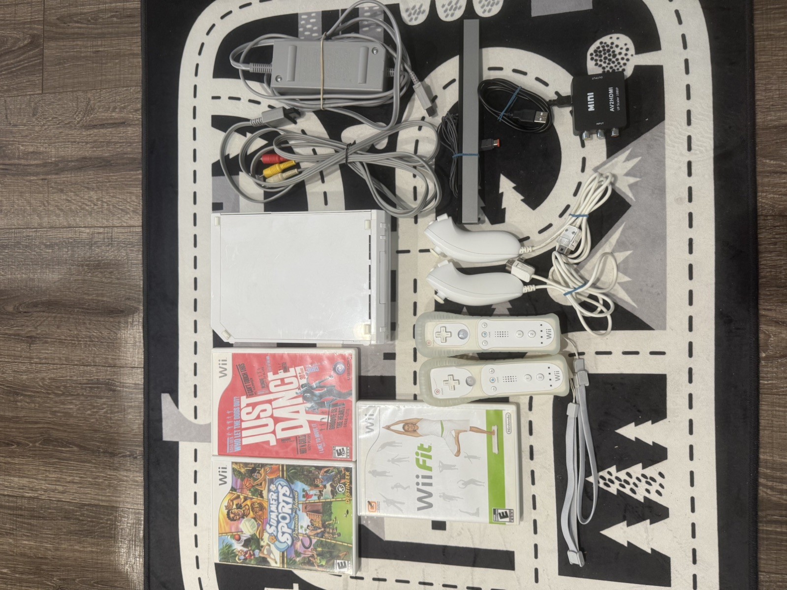 Nintendo Wii Console White+2 Remote+2 Controllers+Converter Adapter+SummerSports