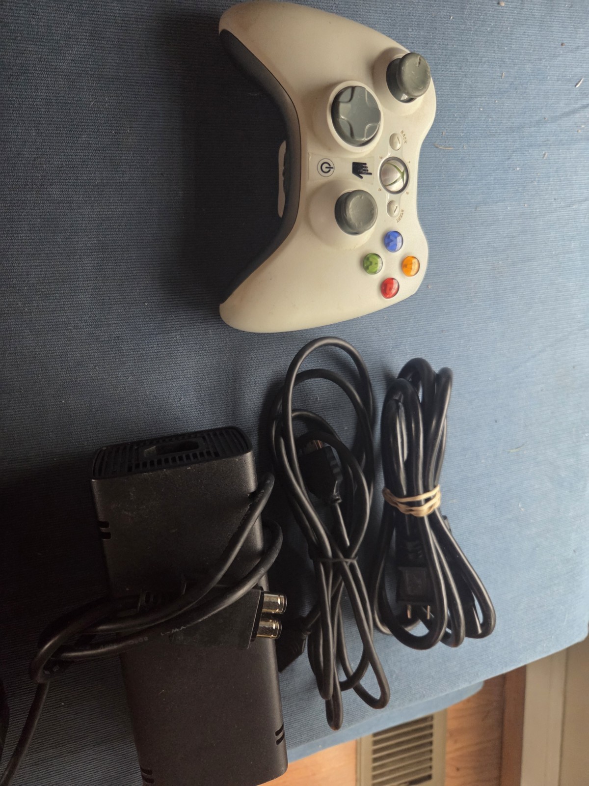 Xbox 360 S 1439 Slim Bundle 4GB Console W/ Genuine Controller-Power Cord+ Hdmi