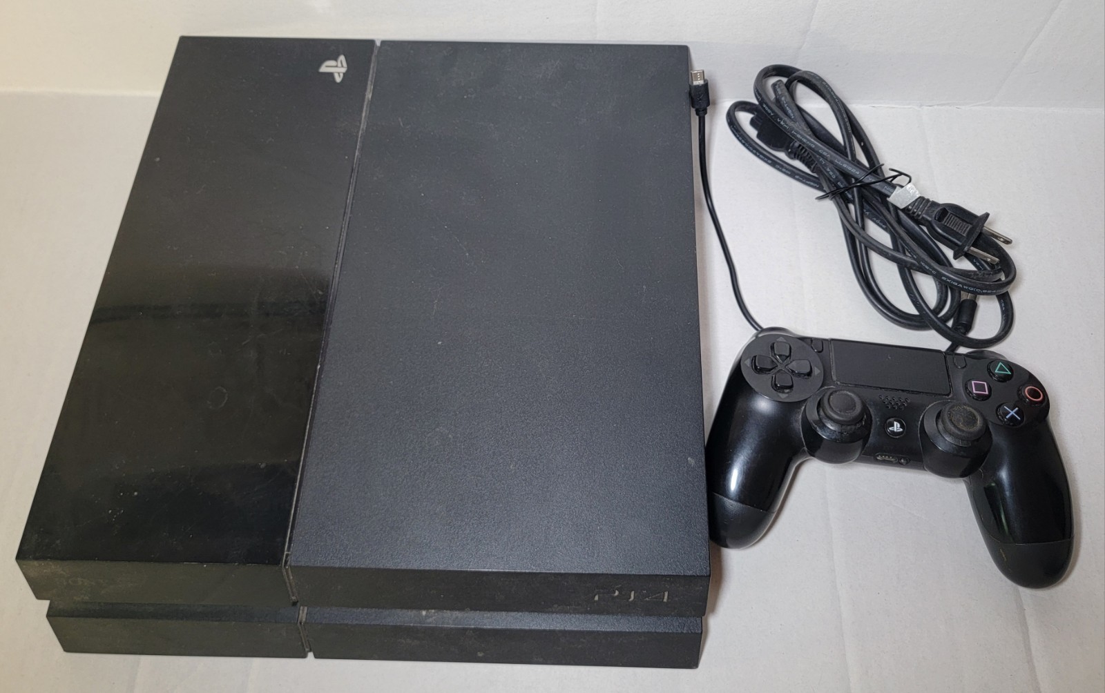 PlayStation 4 Console Read Description Powers On CUH-1001A