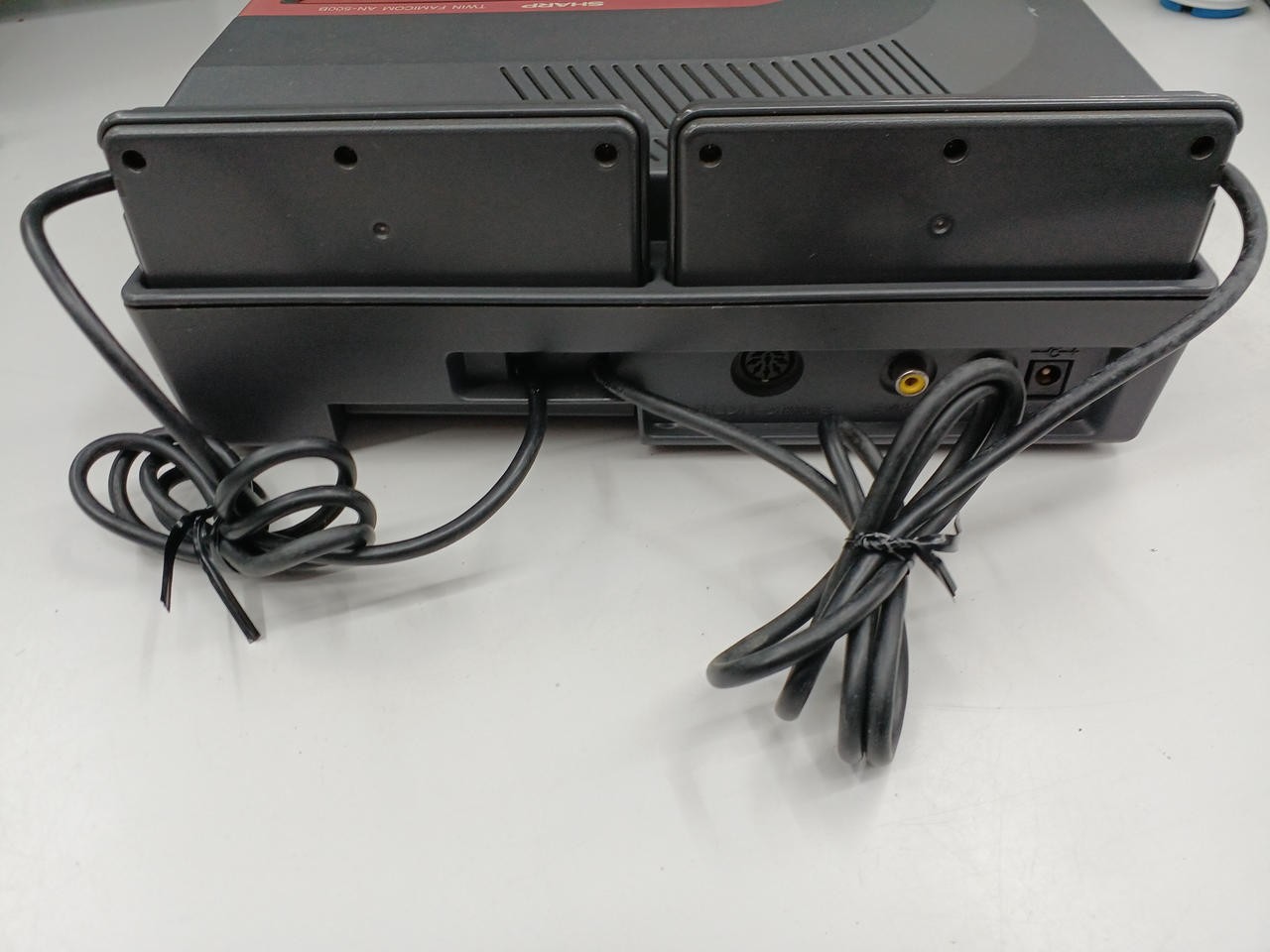 Twin Famicom Model AN 500B SHARP