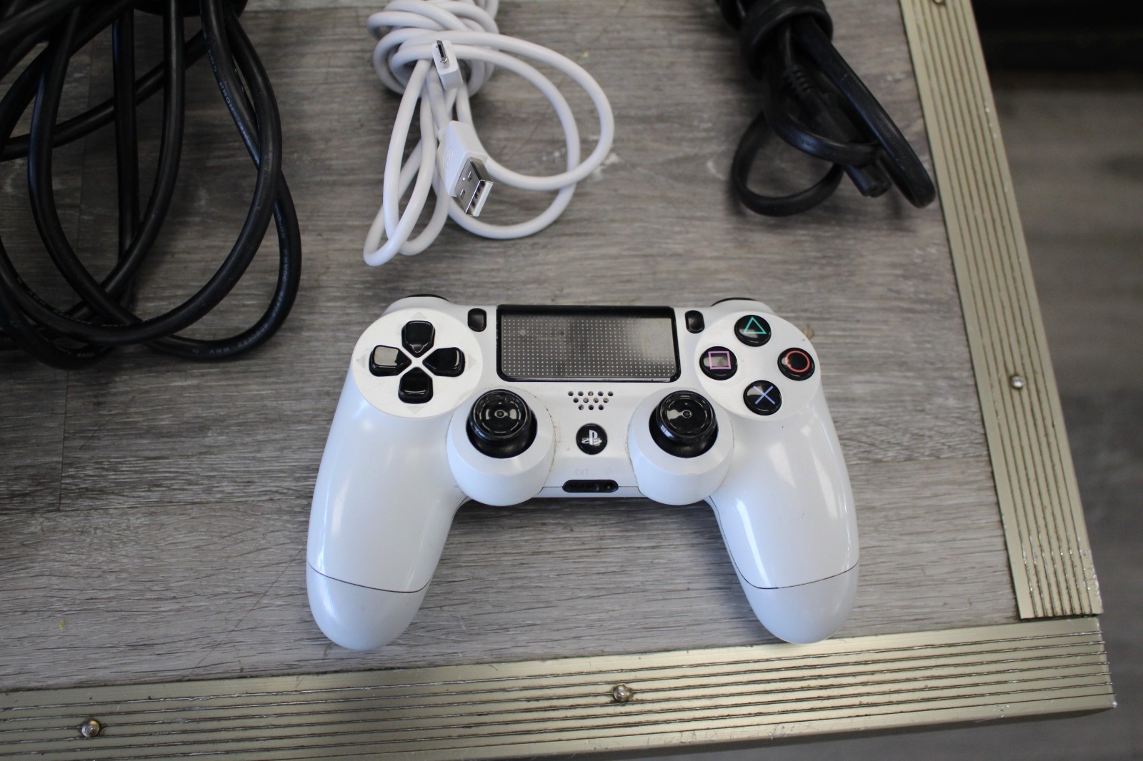 Sony PlayStation 4 500GB Gaming Console -Black (CUH-1001A) with White Controller