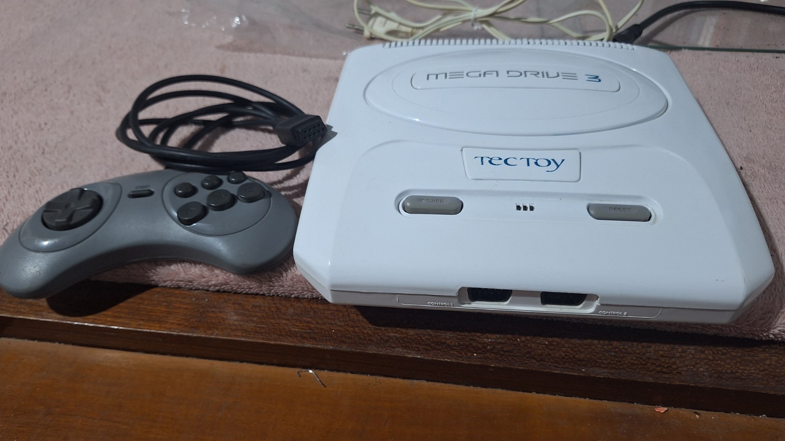 tec toy mega drive 3 with 81 games & controler original tectoy