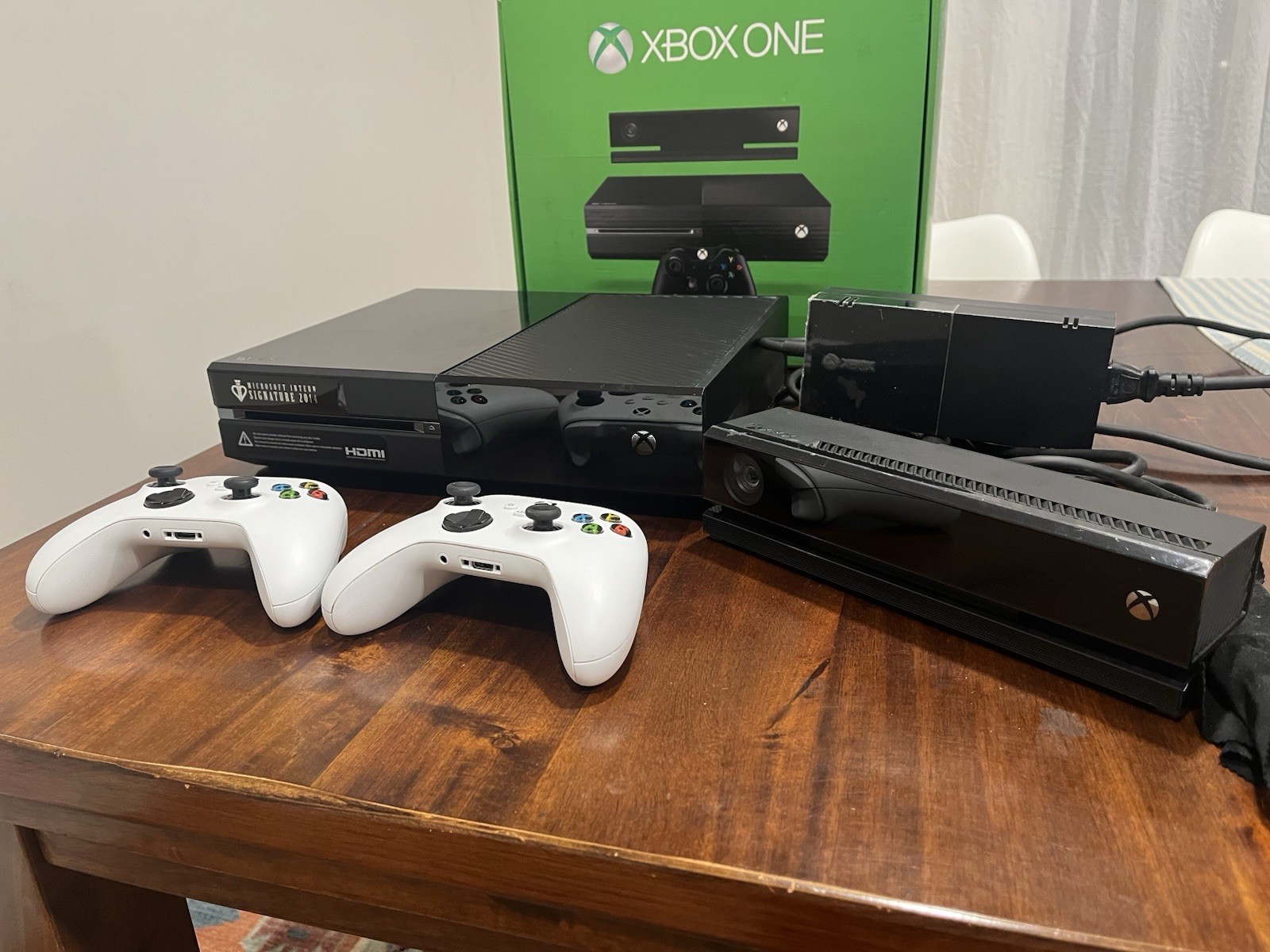 Xbox One Microsoft Intern Signature 2014