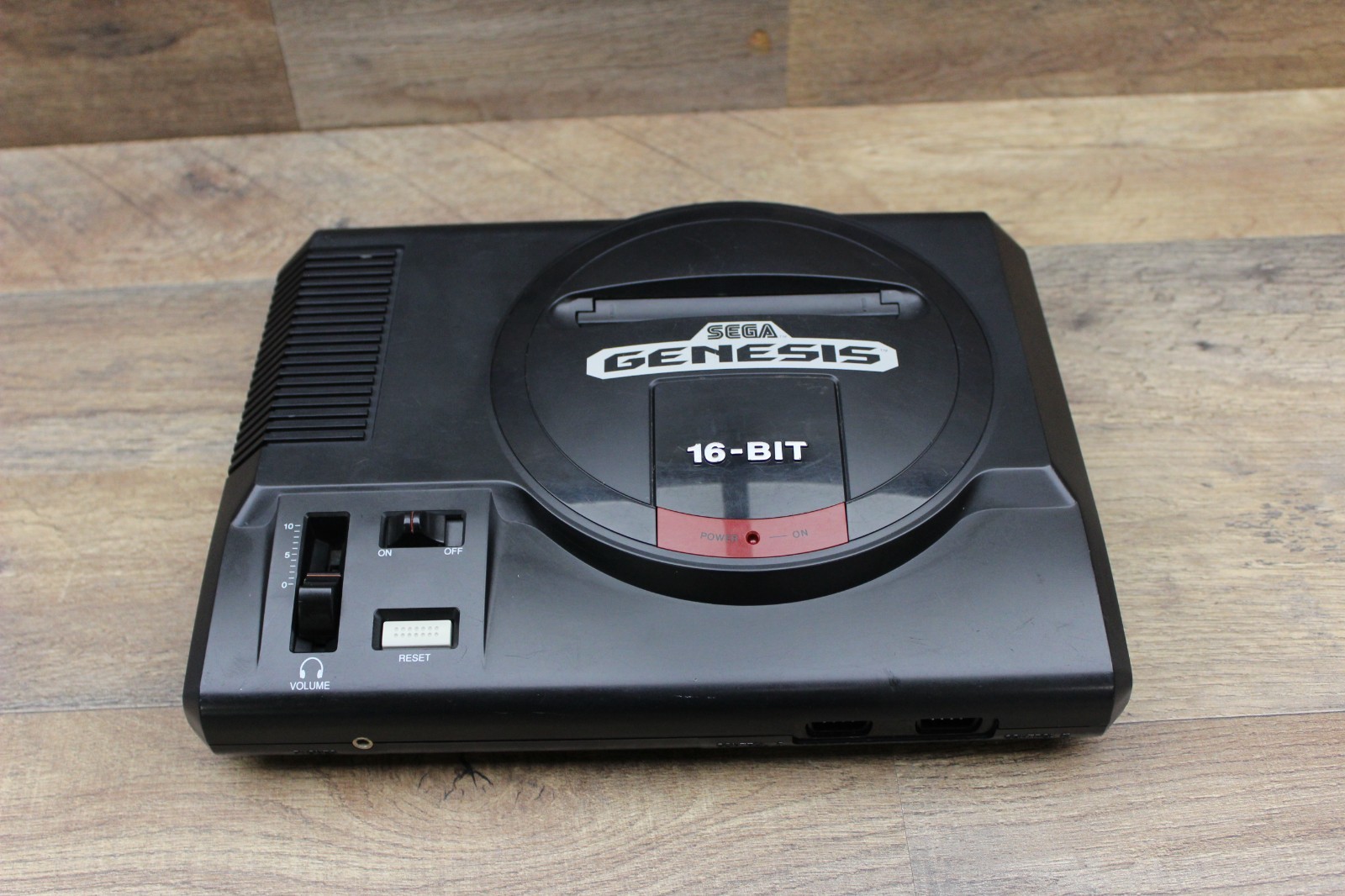 Sega Genesis Model 1601 – Tested Console Only VA7 Model TMSS