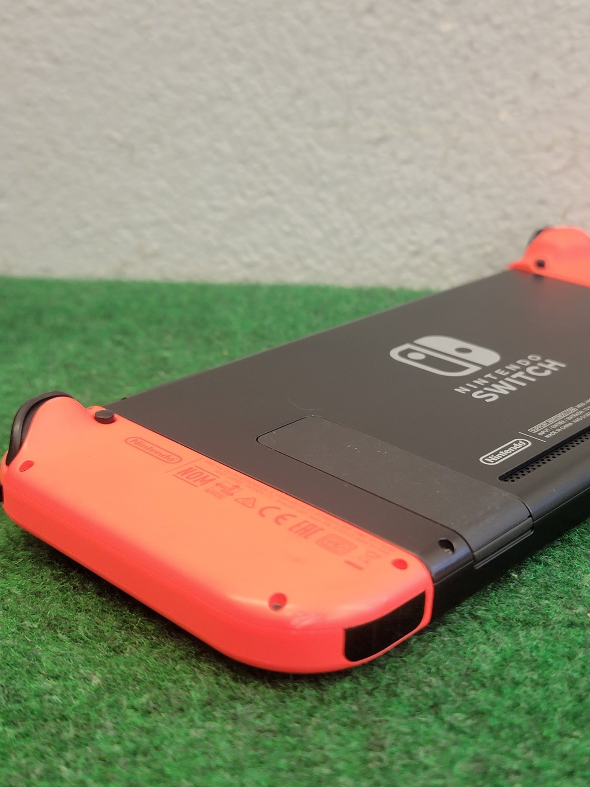 Nintendo Switch Console + Charger & Stand Red HAC-001-01