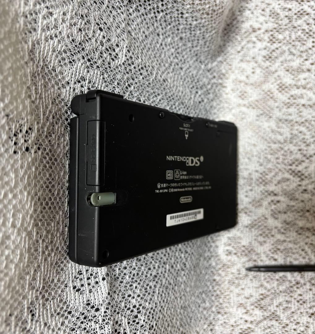 Nintendo DSi Console Matte Black (with Glossy Red Case)