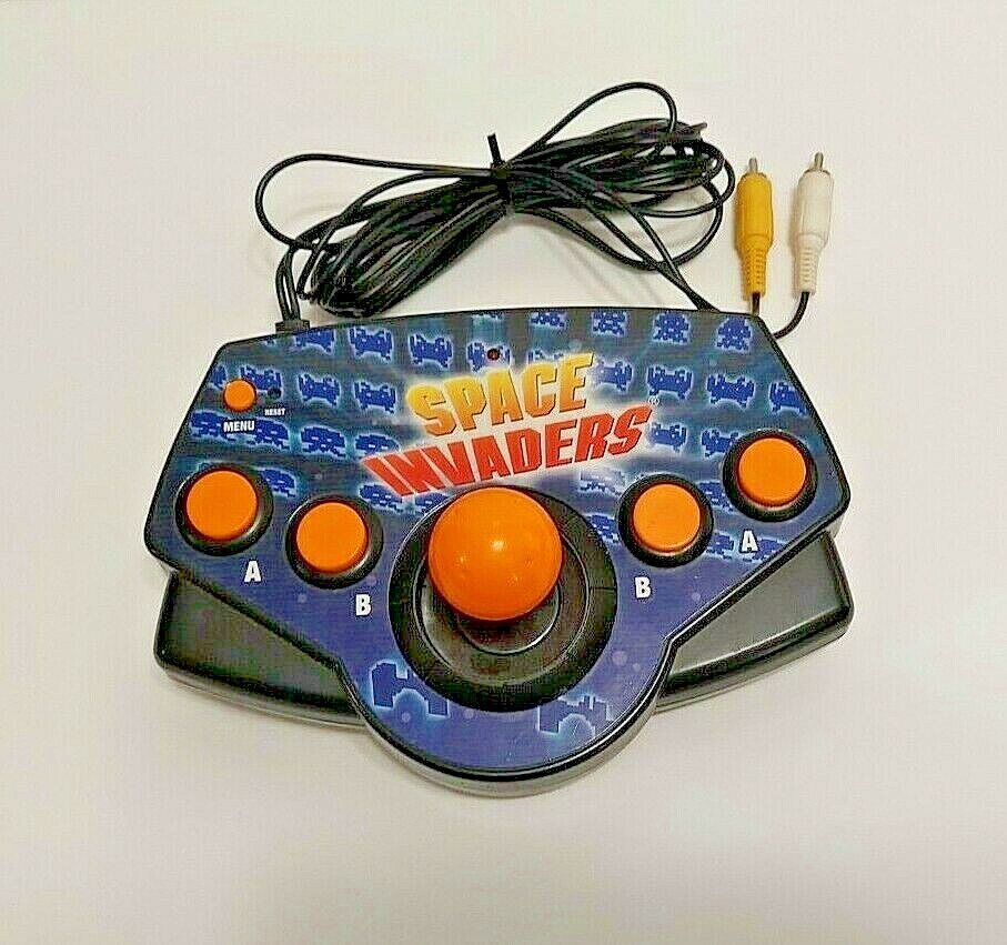 Space Invaders 5-in-1 Plug N Play TV Game Radica Retro Video Games 2003