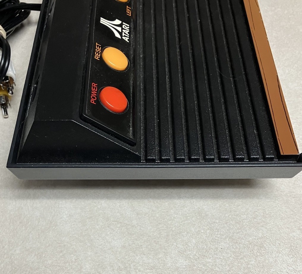 Atari Flashback 2 Classic Game Console 40 Built in Games 2 Controllers