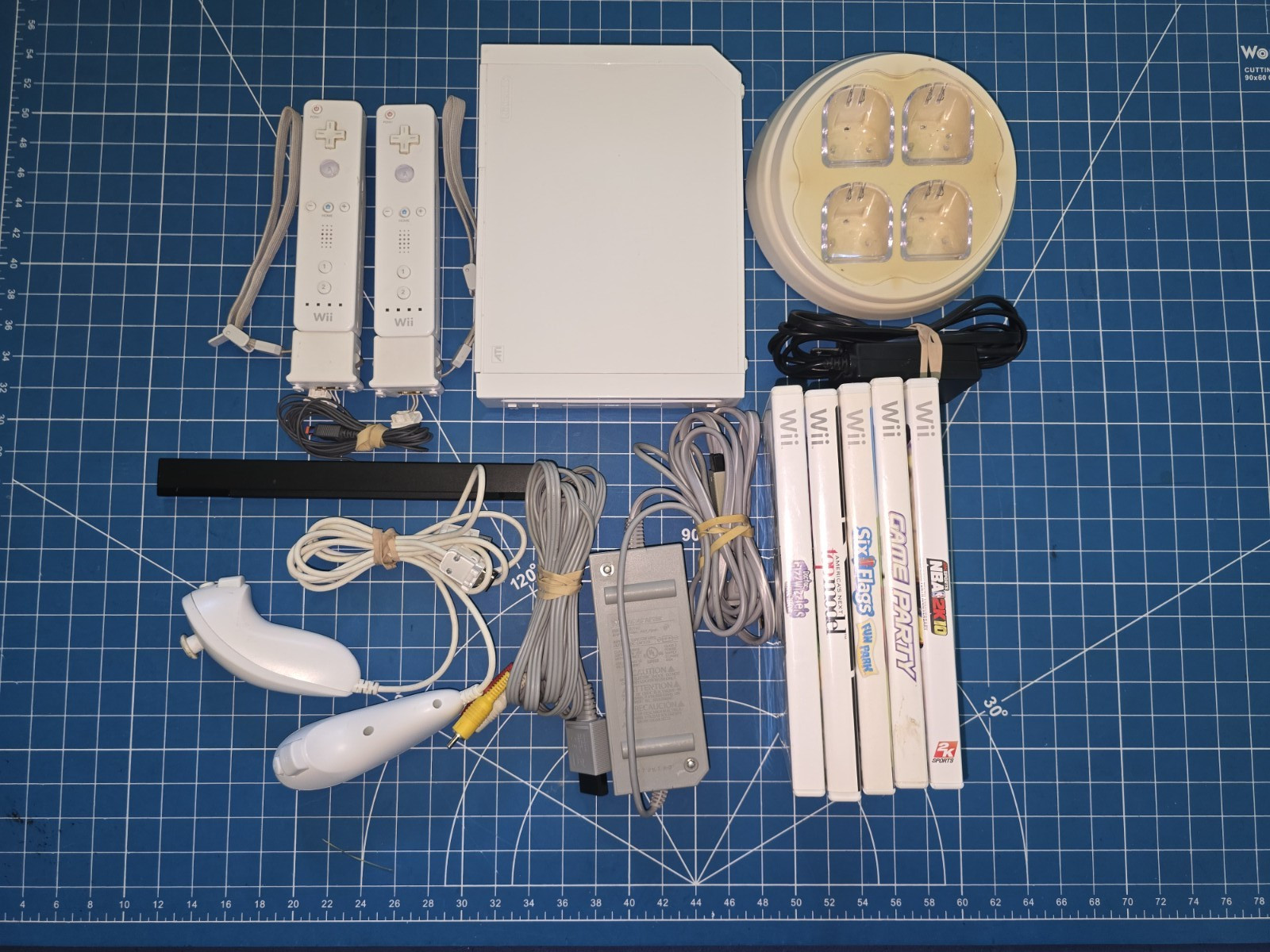 Nintendo Wii RVL-001 512 MB Home Console – White (NineWii)