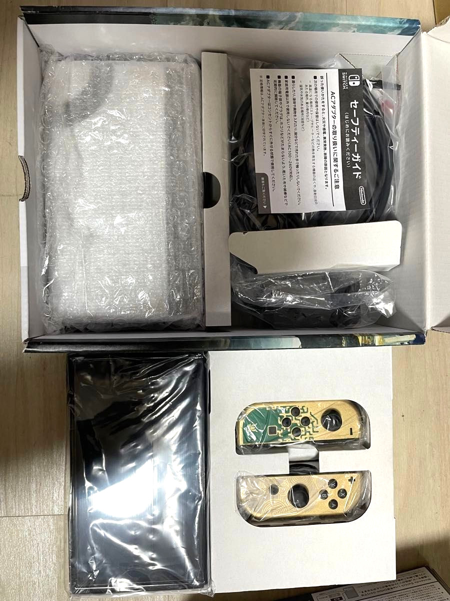 Nintendo Switch (OLED Model) The Legend of Zelda: Tears of the Kingdom Edition