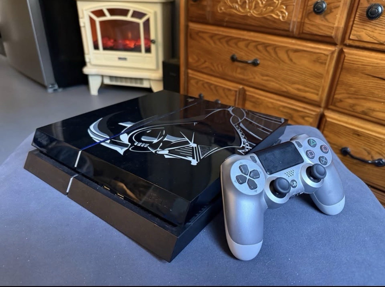 Sony PS4 Star Wars Darth Vader Limited Edition 500GB Wi‑Fi w/ Controller