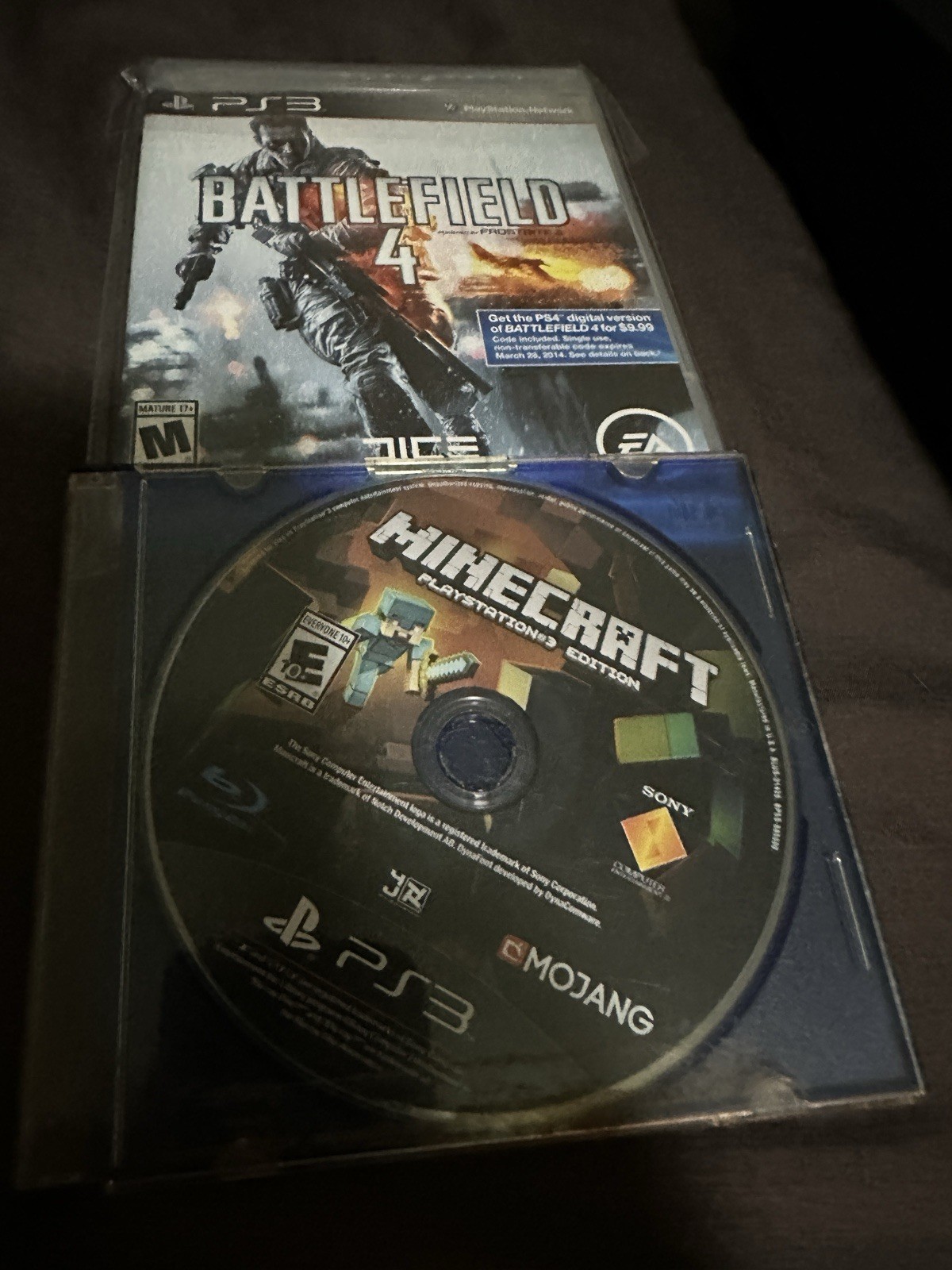 PlayStation 3 Slim Console/3 Controllers/charging Cables/ Minecraft-BF4