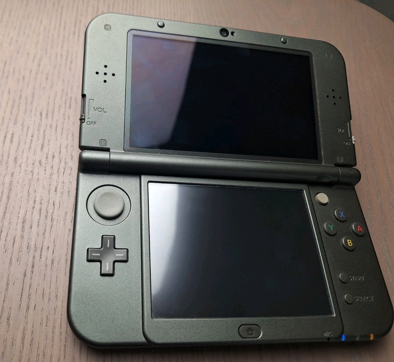 New Nintendo 3DS XL Metallic Black | Charger 32GB SD Card | REGION FREE TOP IPS