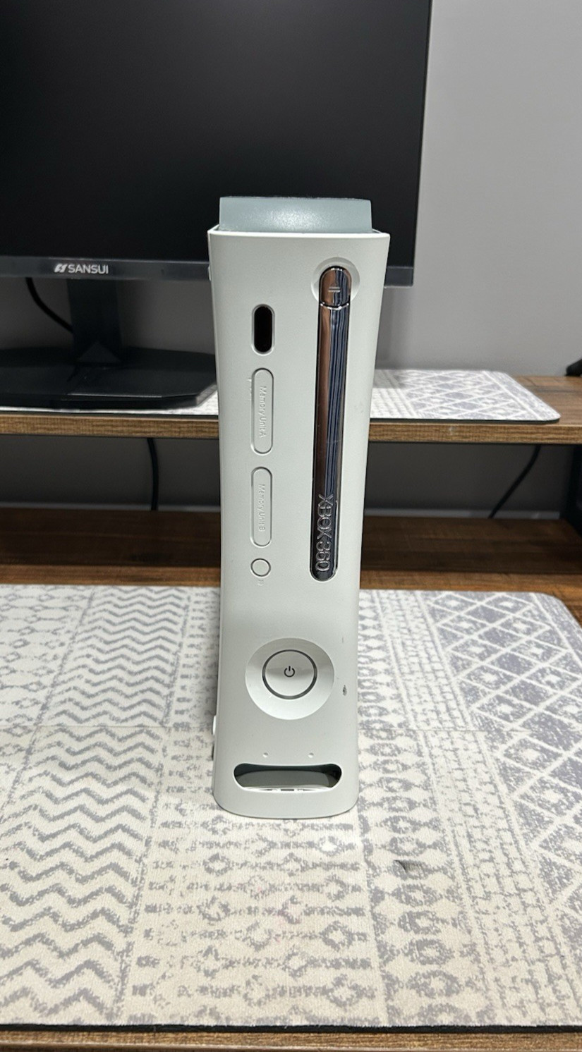Microsoft Xbox 360 Pro System Bundle 60GB White Console