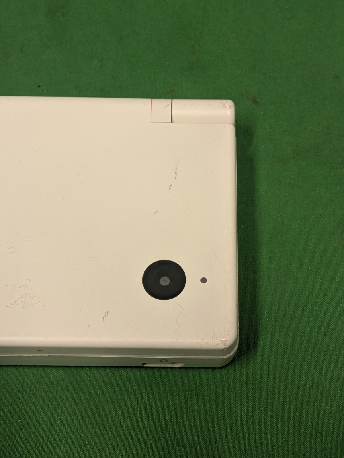 Nintendo DSi Bundle – White – Charger & 9 Games – Tested/Works