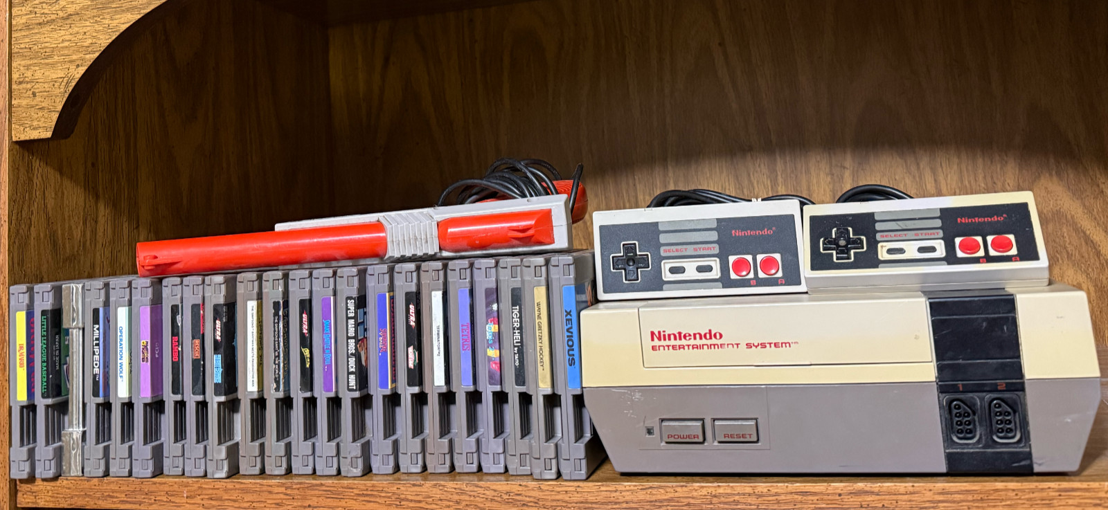 Nintendo Entertainment System (NES) with 22 Games + Zapper Light Gun Bundle