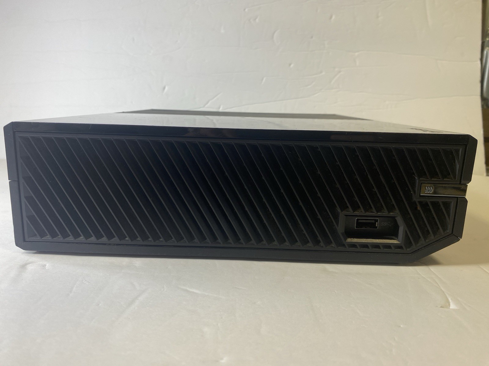 Microsoft Xbox One 1540 Console Black w/ Power Brick, HDMI Cable, Wi-Fi