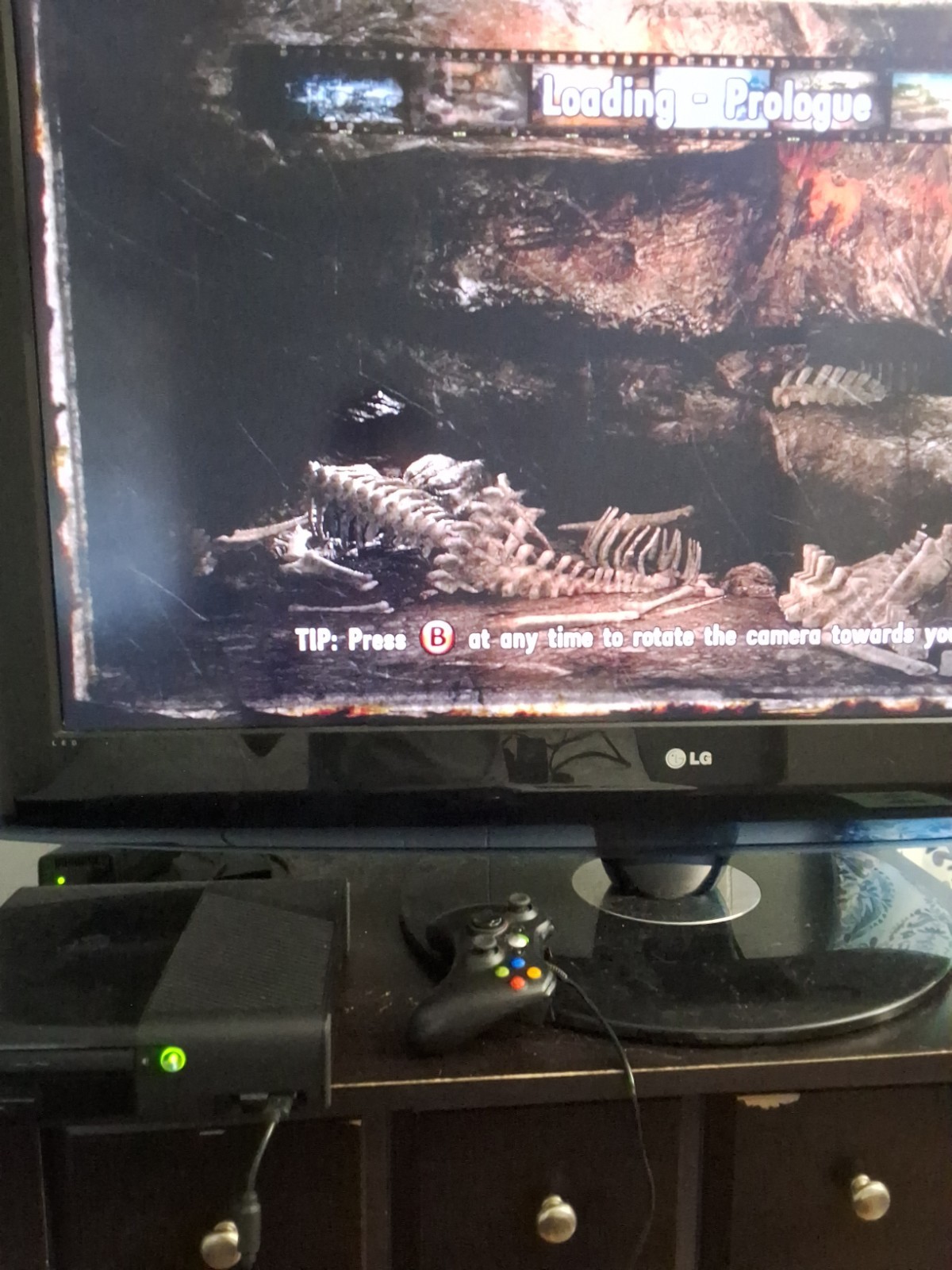 Xbox 360E Game Console Bundle – Controller, cable, games, – working