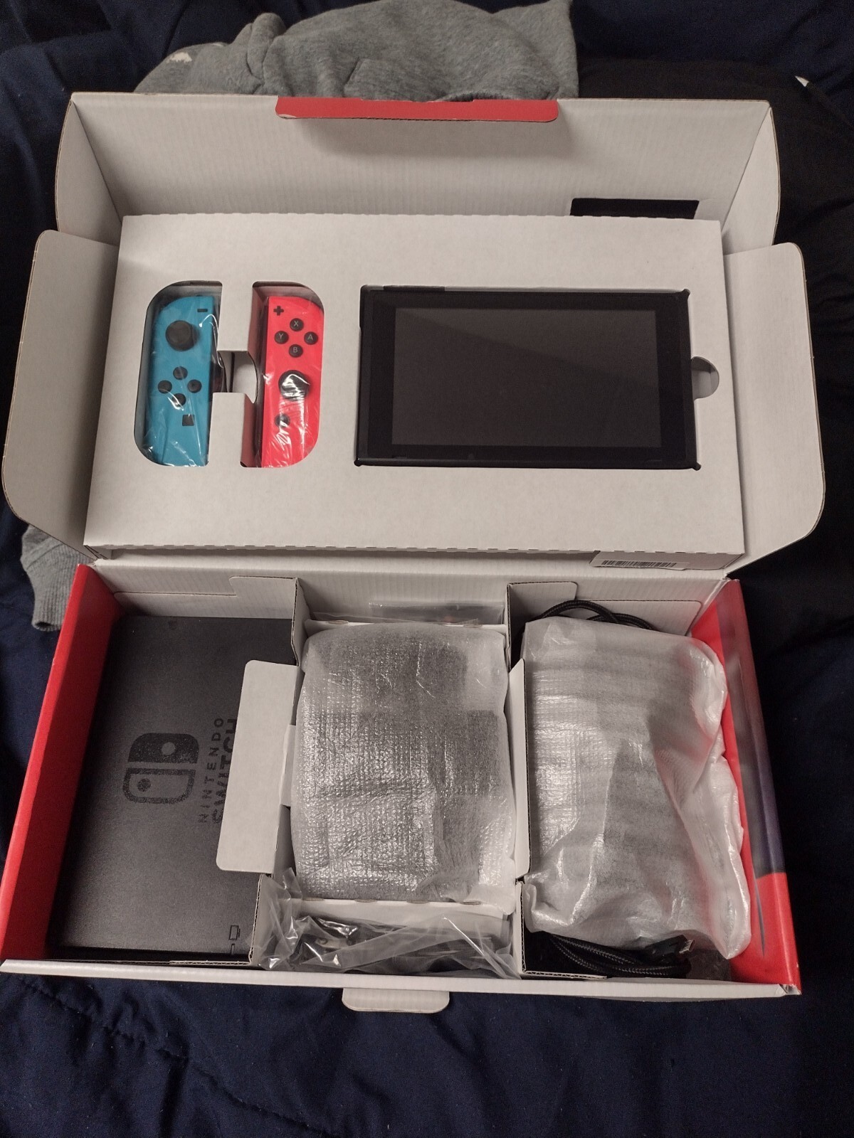 Excellent condition. Includes: 3 games, a LED pro controller, and a 64G SD card.