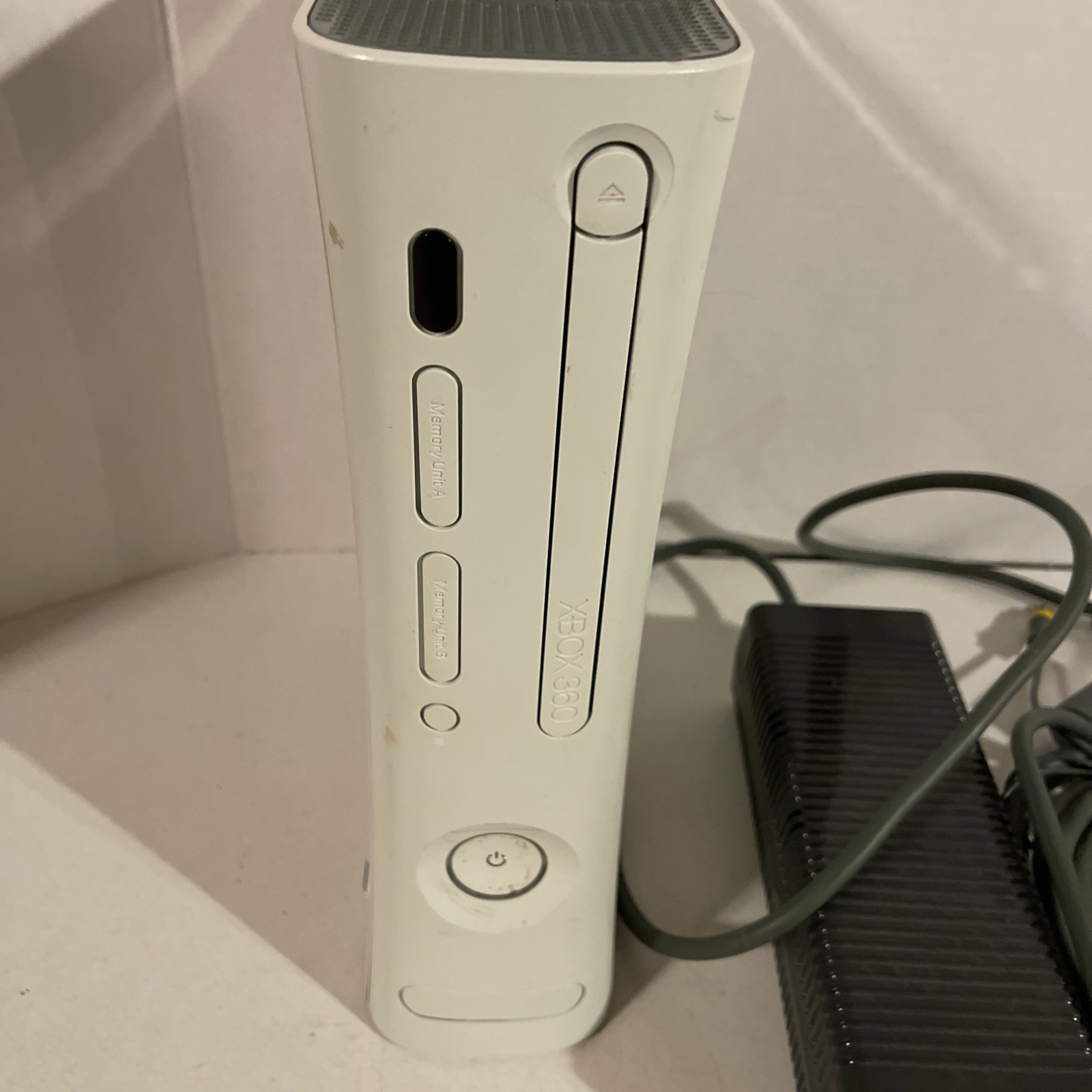 Official Microsoft Xbox 360 60GB Console only for parts or repair NOT working