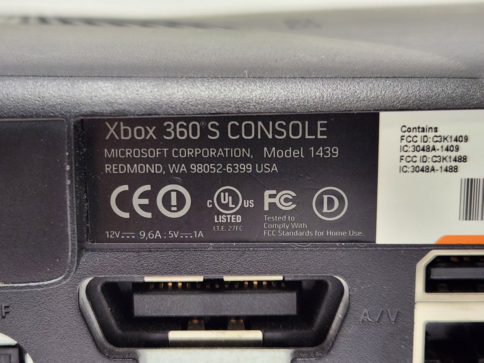 Microsoft Xbox 360 S 1439 4GB Console – Tested and Working – NO ADAPTER