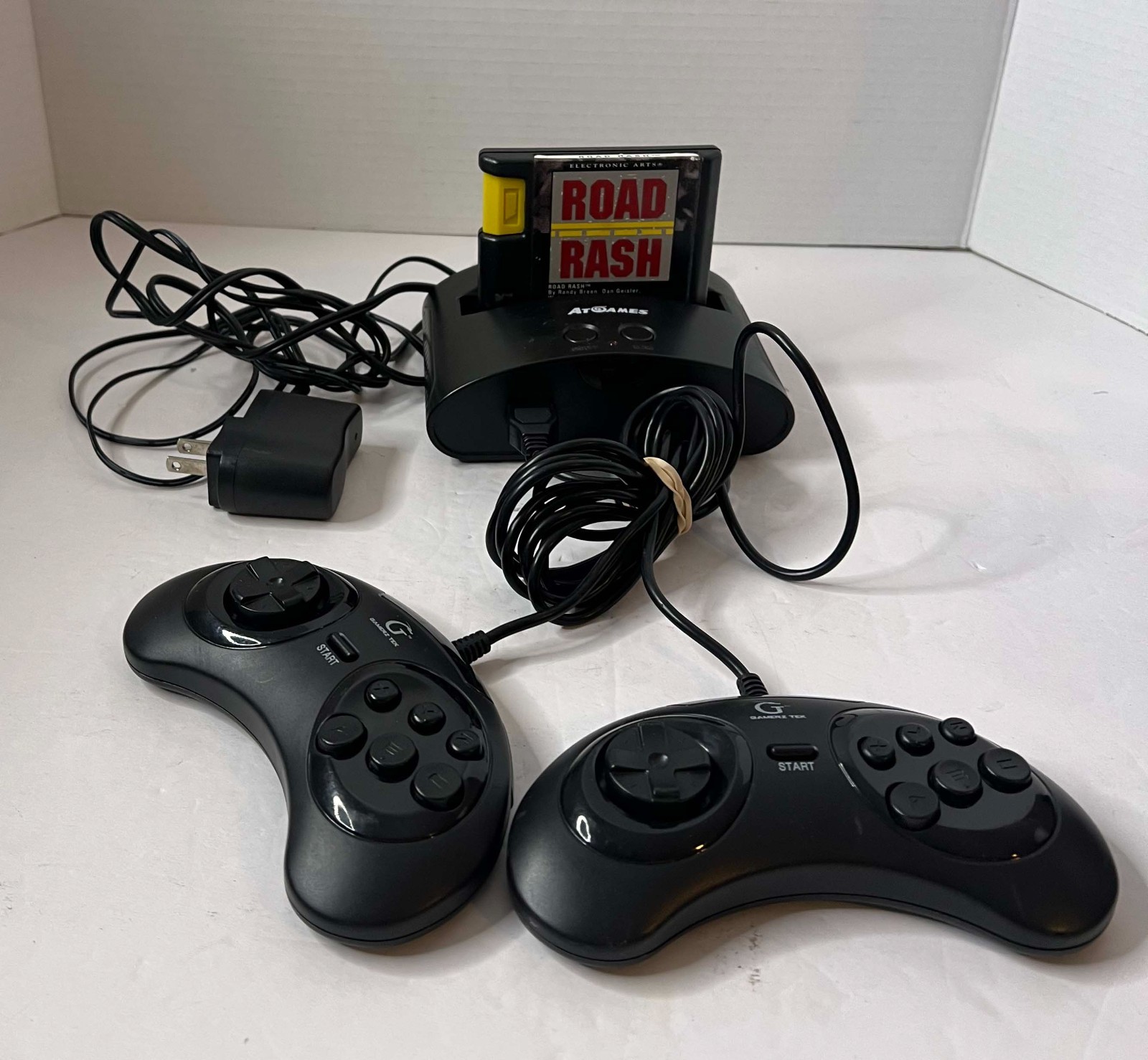 Sega Genesis Classic Console w 2 Controllers Cables & 80 games Road Rash AtGames