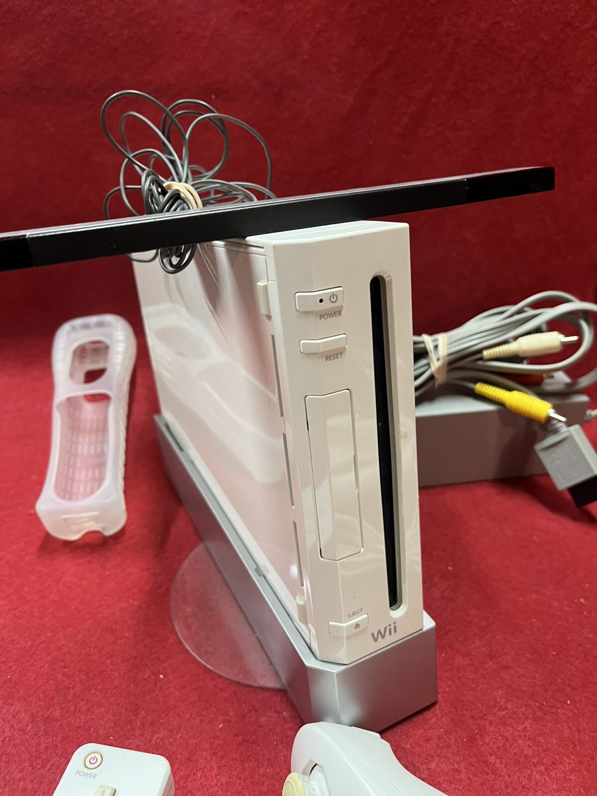 Nintendo RVL-101 Wii Video Game Console White Bundle