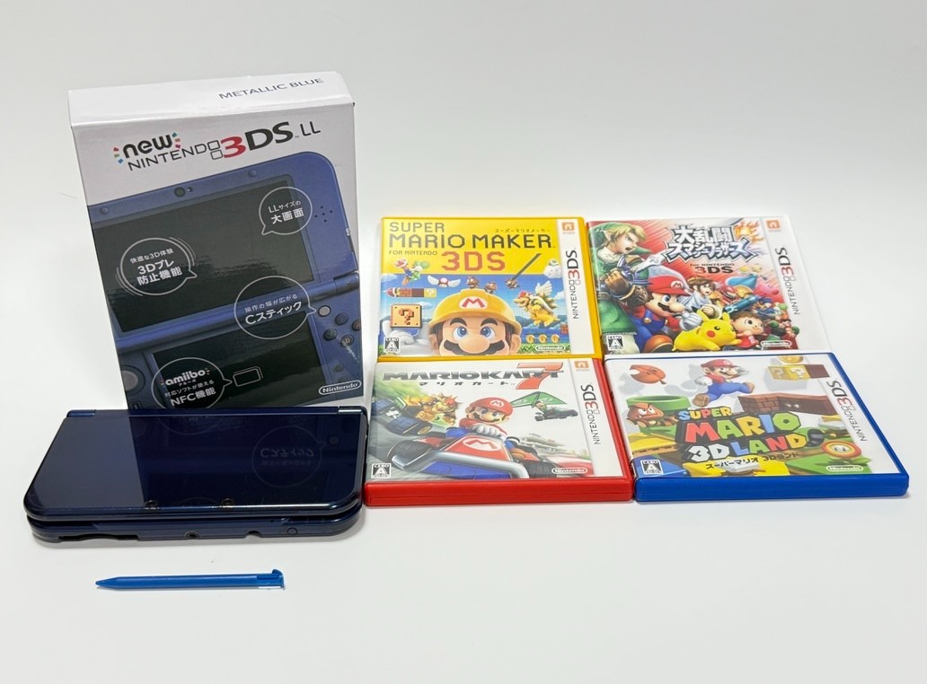 New Nintendo 3DS LL Metallic Blue Console CIB + Mario Kart 7 Smash 3D Land Maker