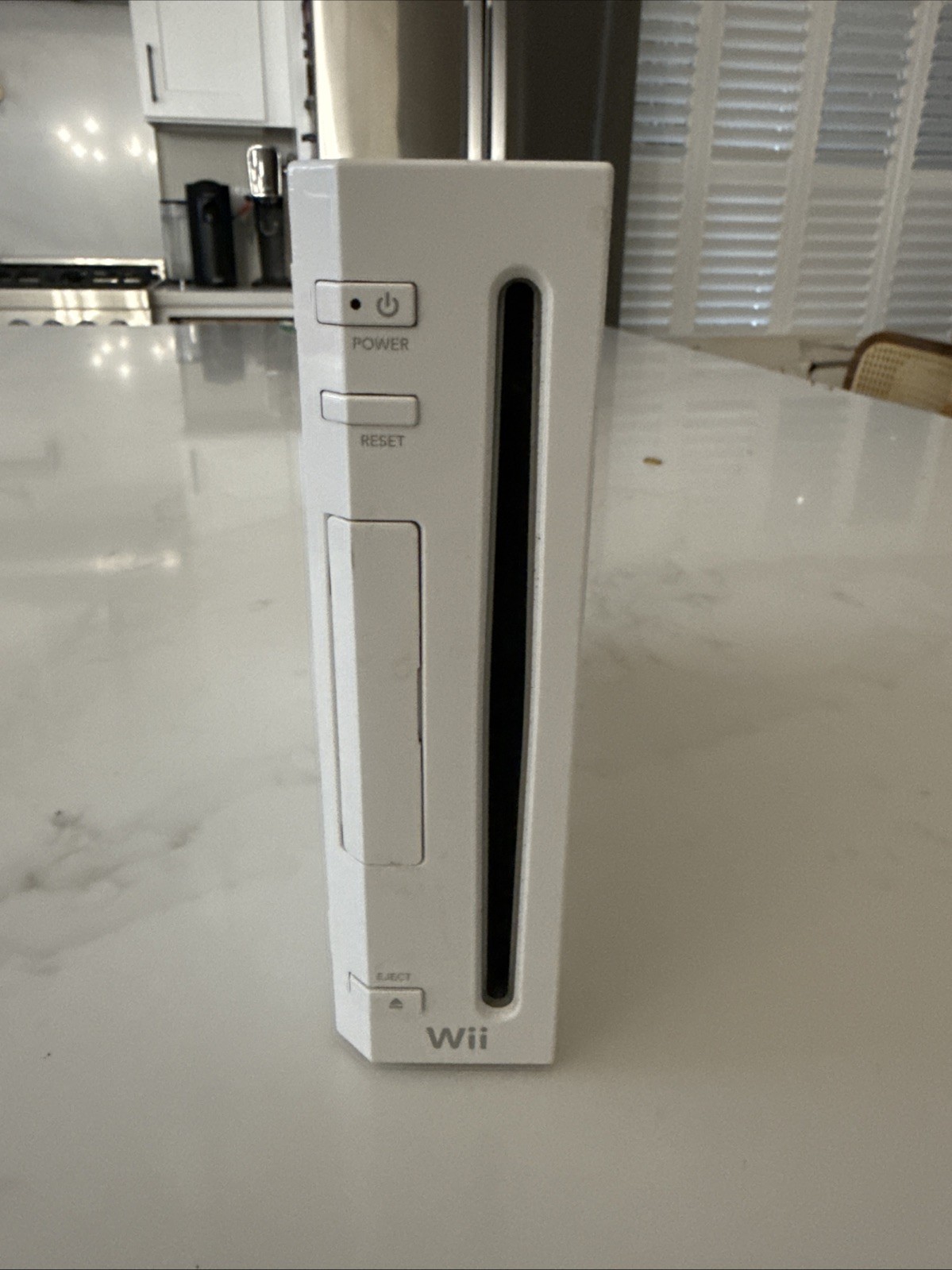 Nintendo Wii Console Bundle w/ 2 Remotes Mario Kart Wii & Wii Sports Games