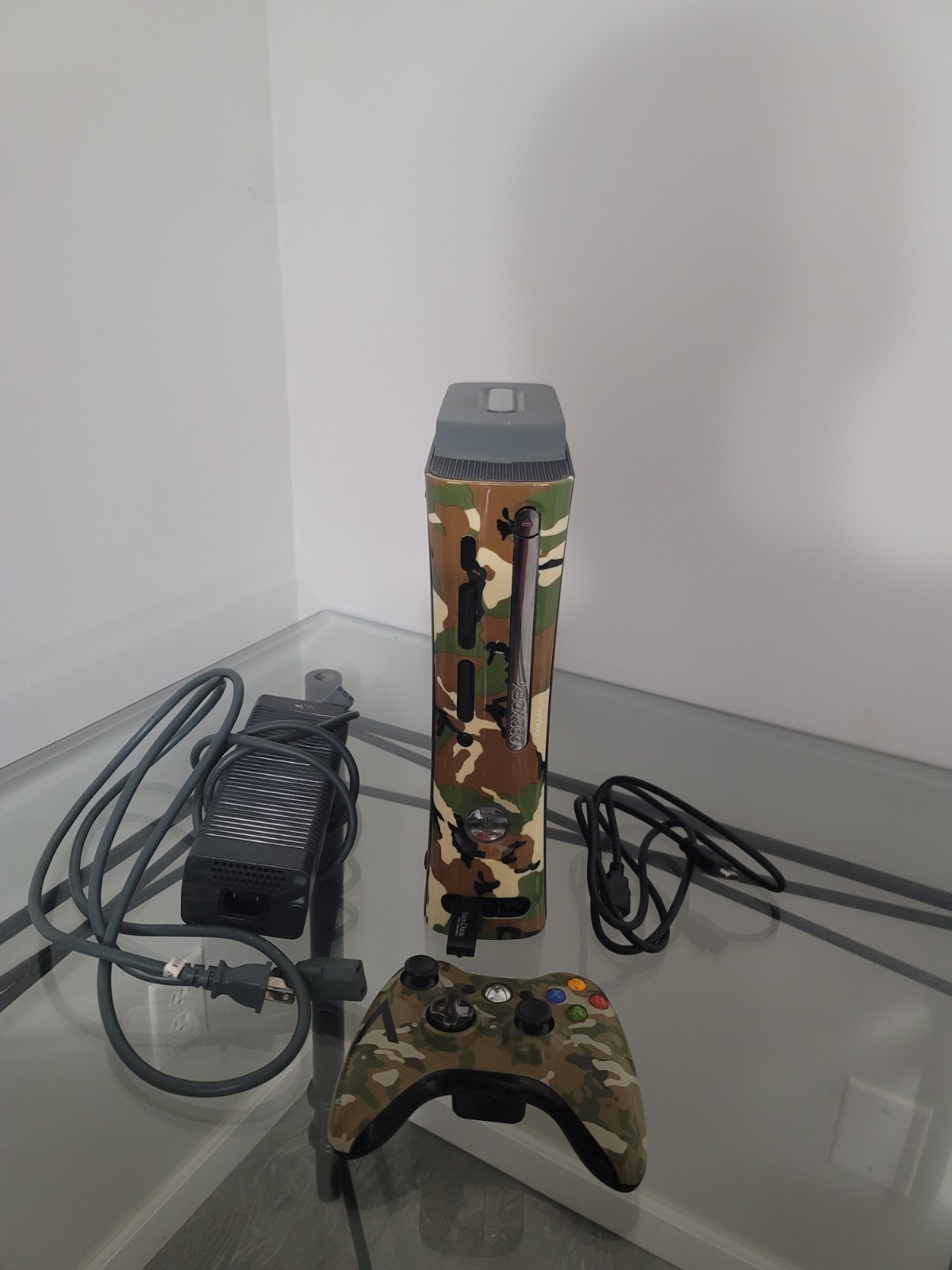 Xbox 360 Slim 60 Gb Tested And Working With Controller