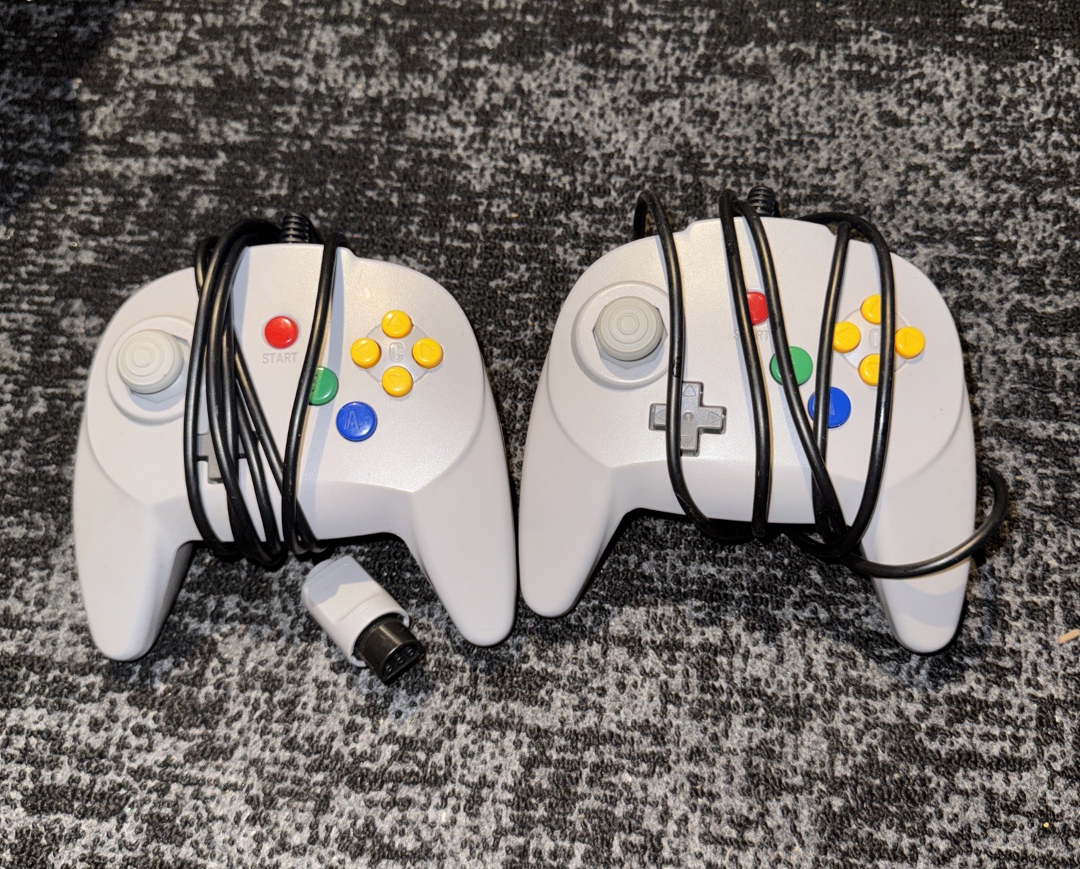 Nintendo 64 2 Controllers Wires Included 2 Games Banjo Kazooie &Mortal Kombat