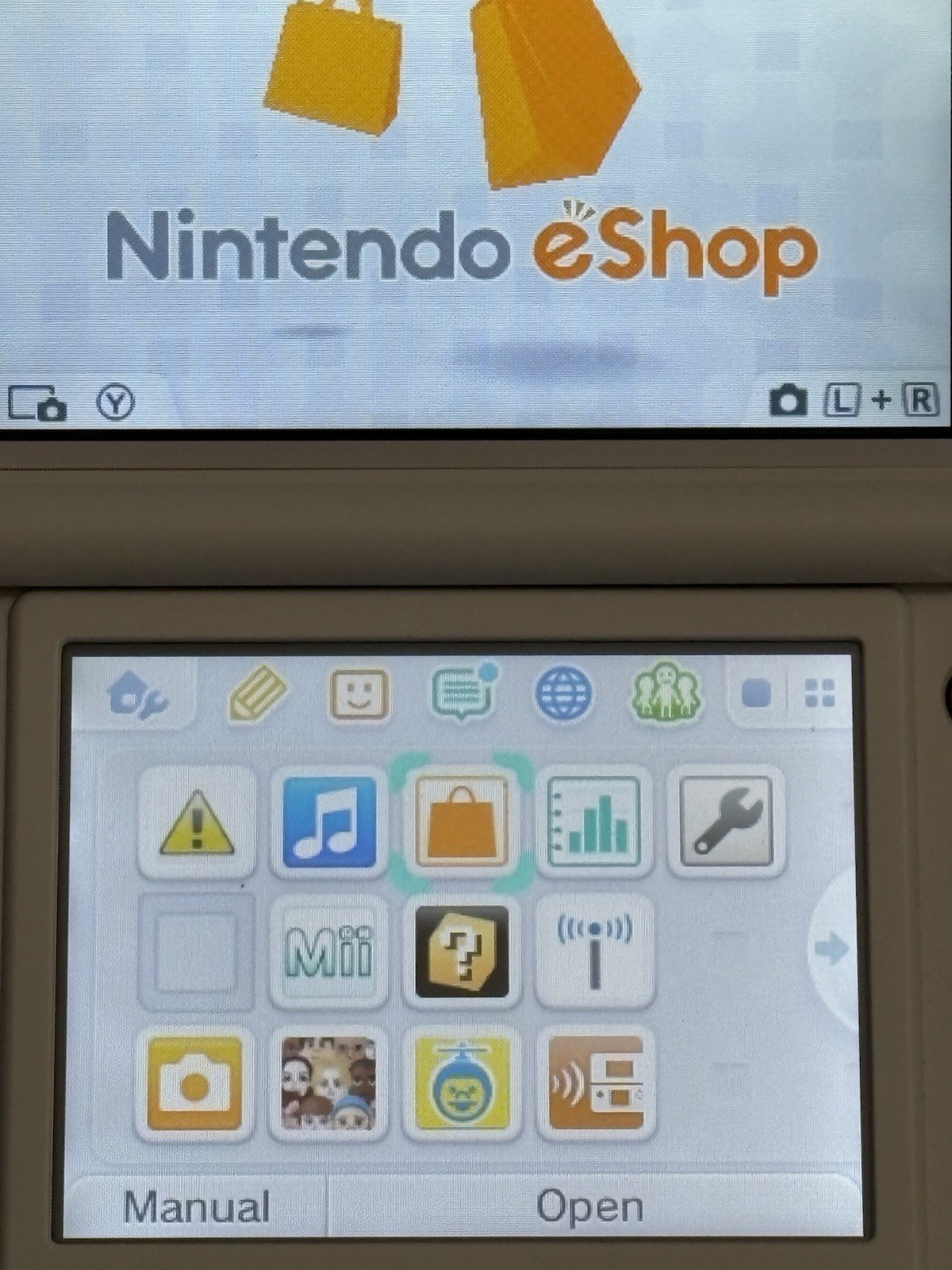 Nintendo New 3DS White Edition Handheld System Console Complete IN BOX Excellent