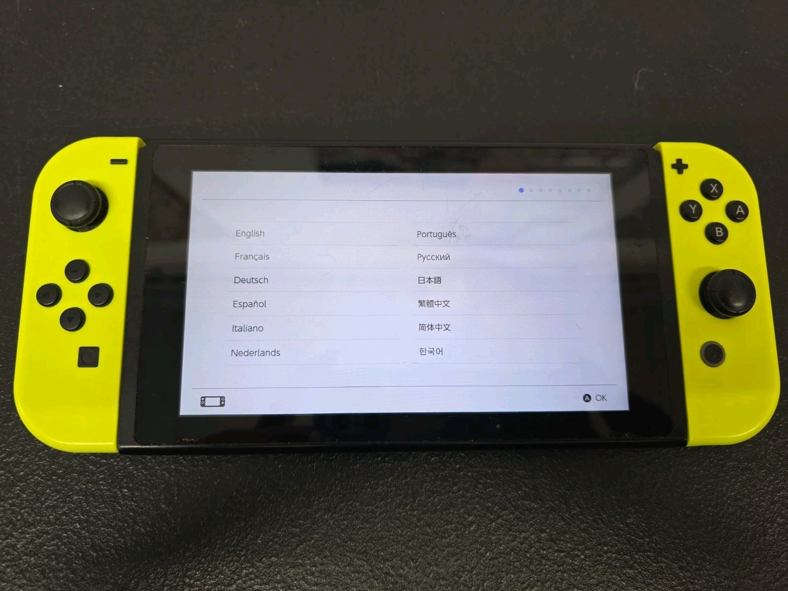 Nintendo HAC00101 Handheld System – Black & Neon Yellow Joy Cons! Gen. 1. BN18
