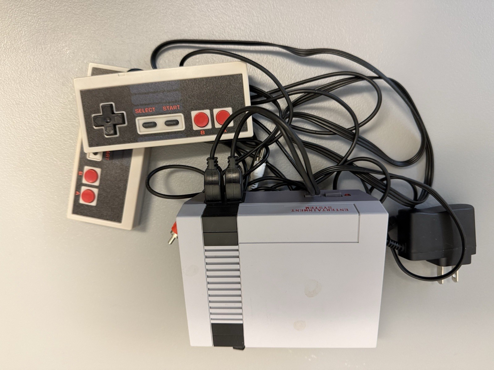 Entertainment System Video Game Console, Two Controllers, Composite RCA, Multi-…