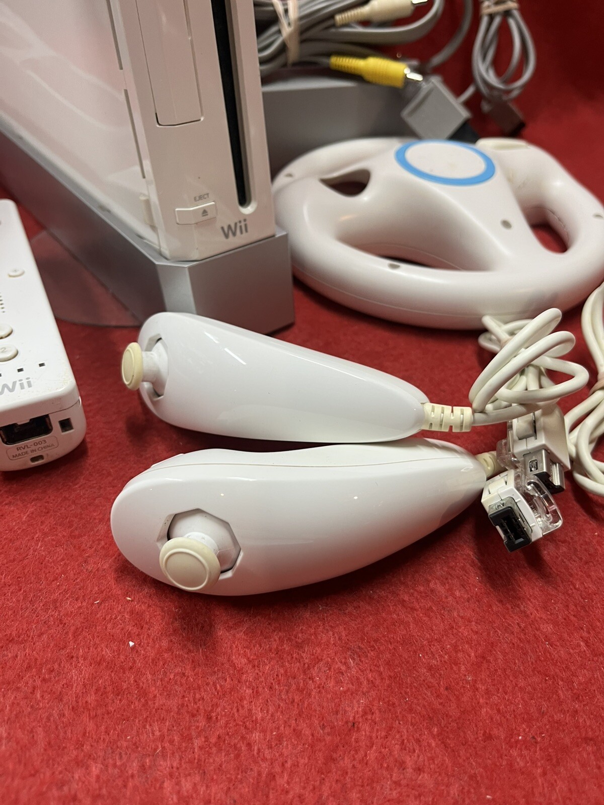 Nintendo RVL-101 Wii Video Game Console White Bundle