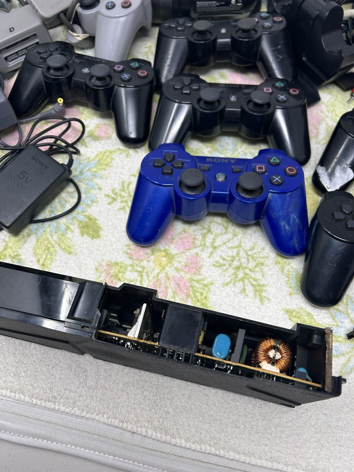 Lot Bundle PS,ps2 Cords,Controllers PS2 OEM A/V Cable Power Supply OEM 3rd Party