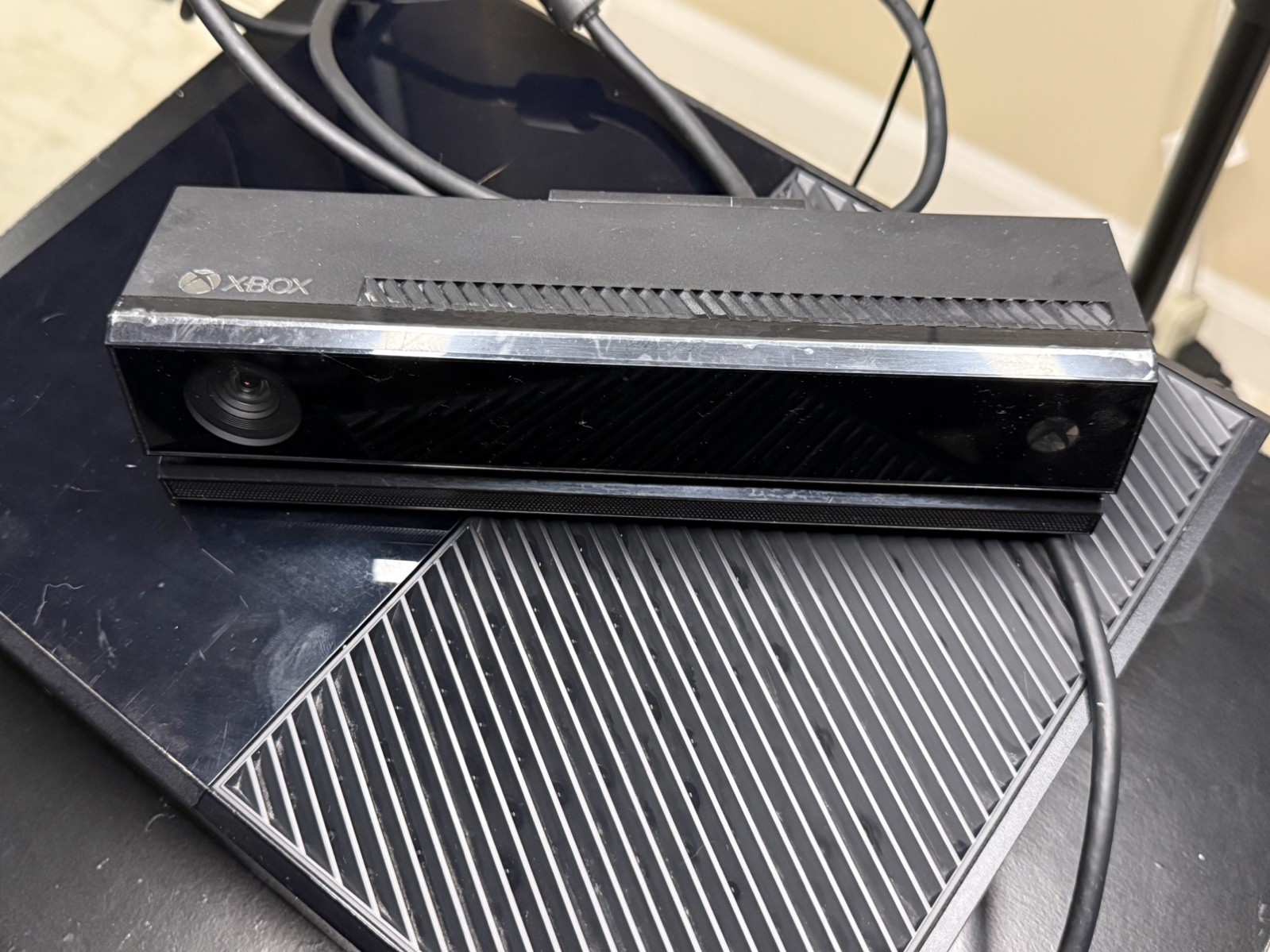 Xbox One Console 500GB Bundle w/ Kinect Camera, 2 Controllers, Power Cord & HDMI