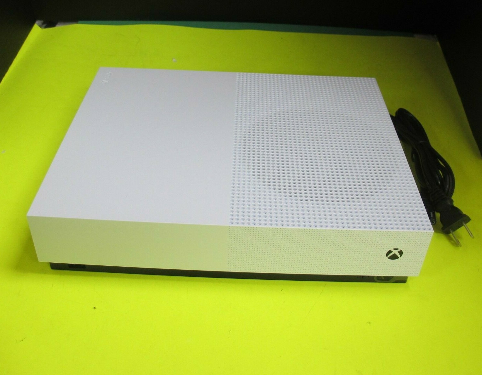 Microsoft Xbox One S All-Digital Edition Console 1681 – 1TB White