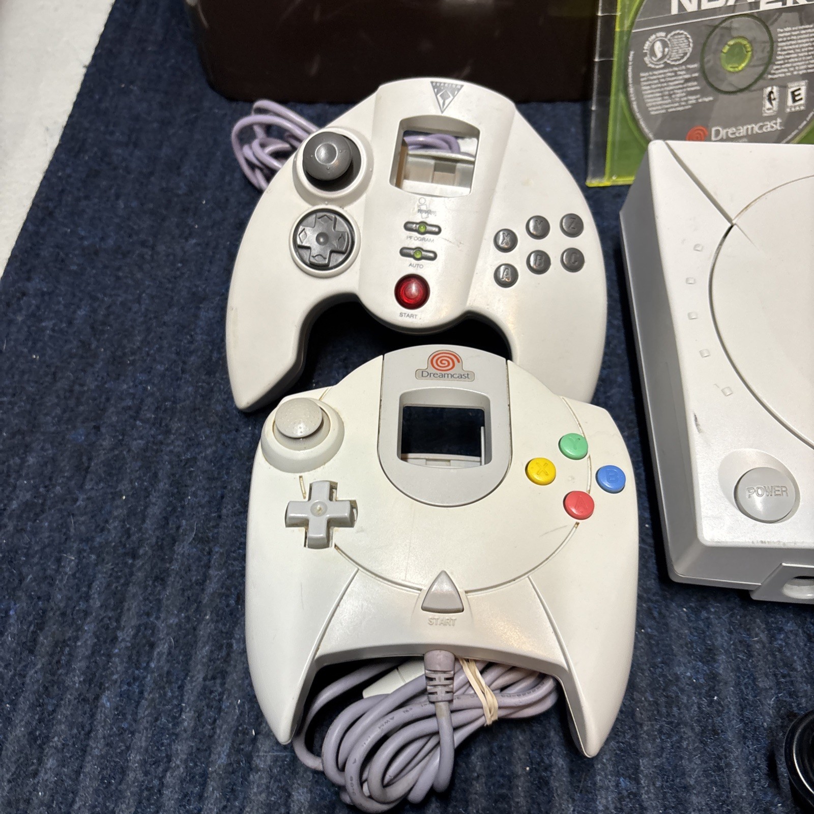 Saga Dreamcast Console Two Controllers, Game, Power And AV Cable HKT-3020 TESTED